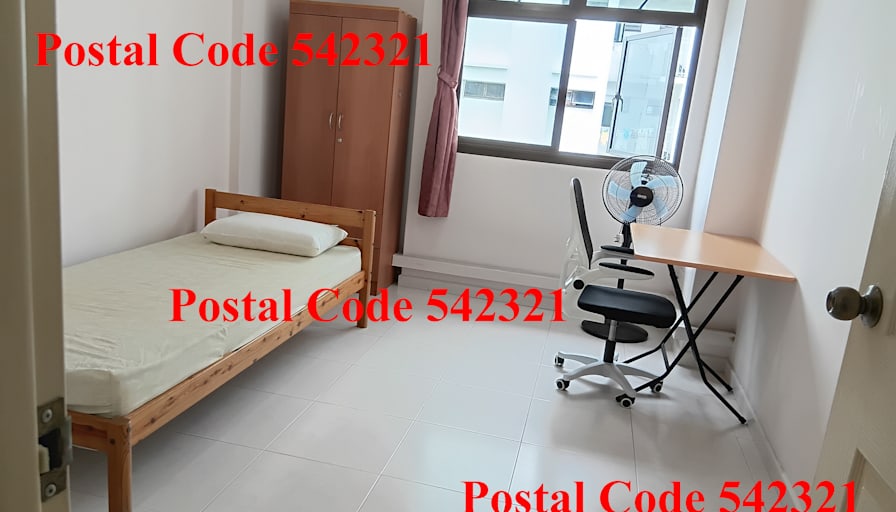 Poh Yan's room