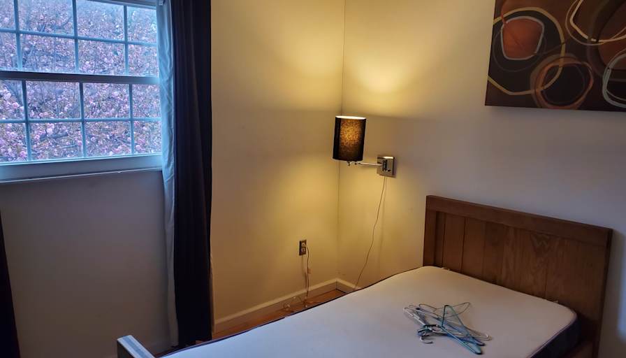 Enrique's room
