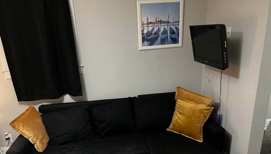 Nick Sarkovski's room