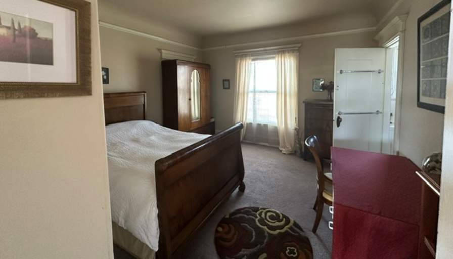 Downtown Monterey's room