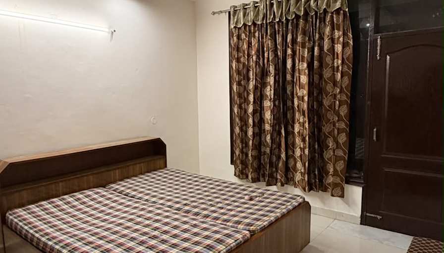 Priyanshi's room