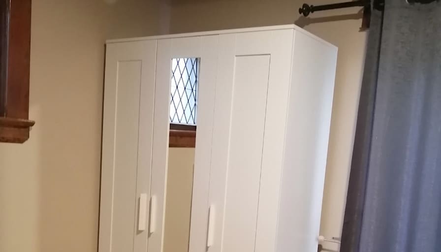Alice.'s room