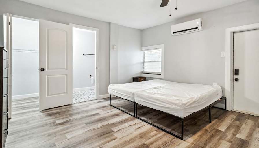 Didier's room