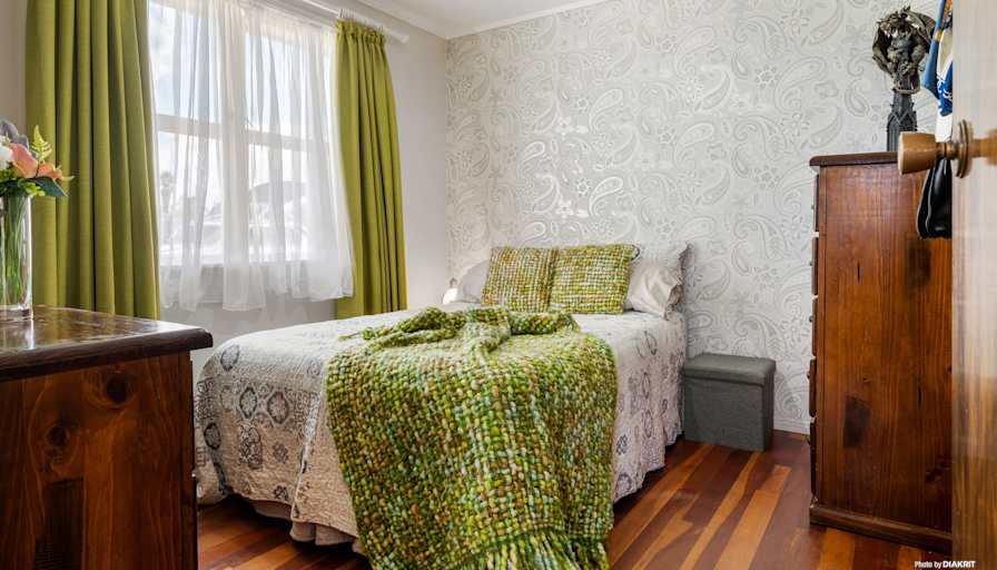 Tom's room