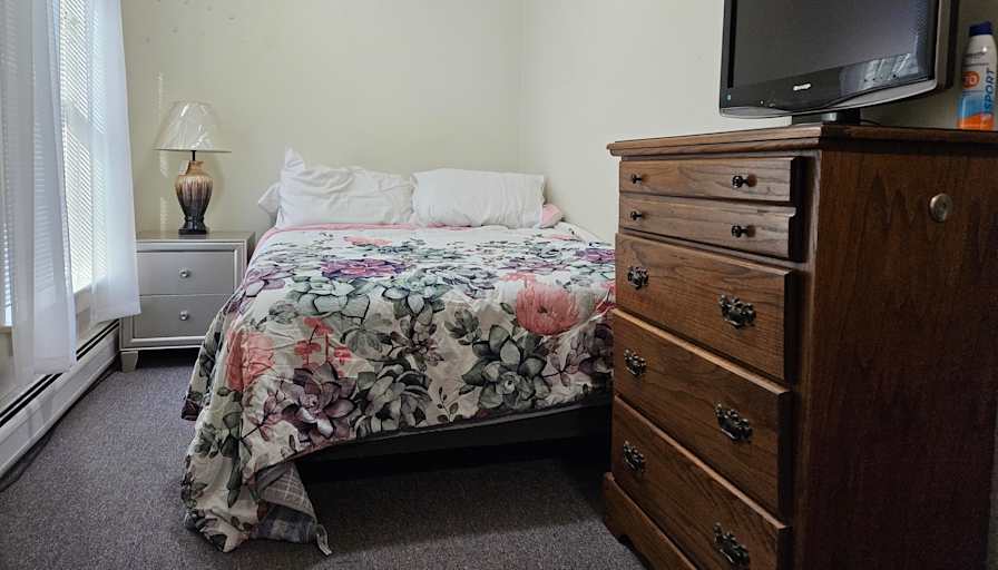 Tom's room