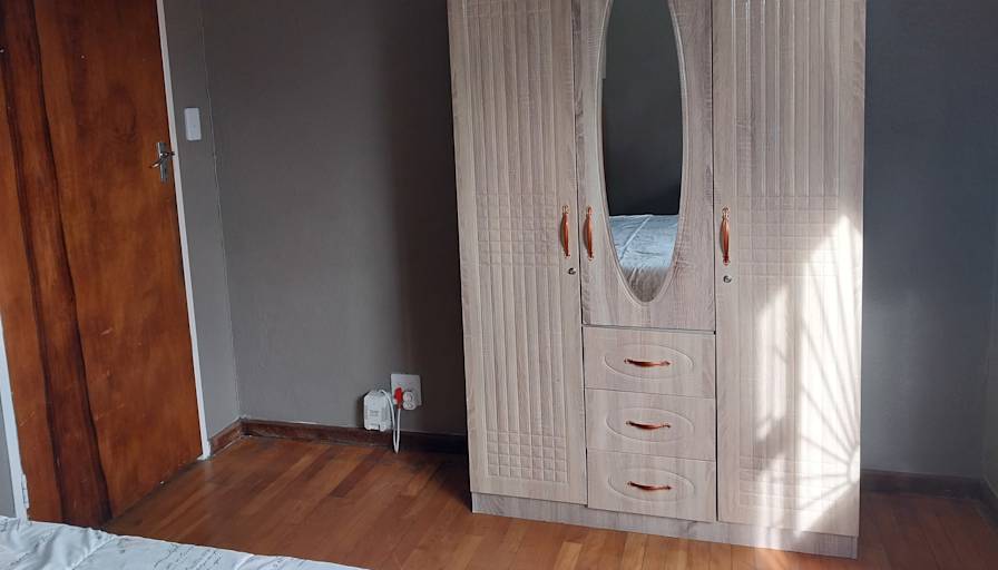 Michelle Williams's room