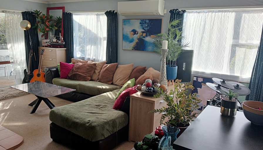 JEREMY's room