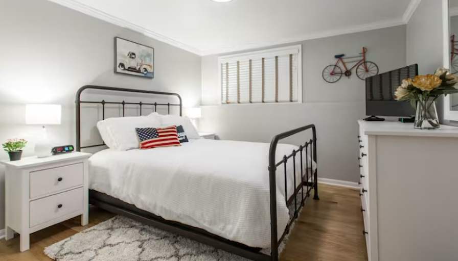 Scarlett's room