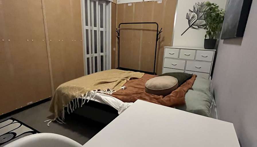 Emre's room