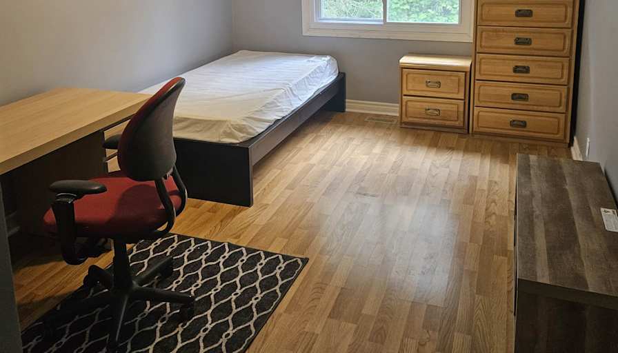 MARTIN LANDRIAULT's room