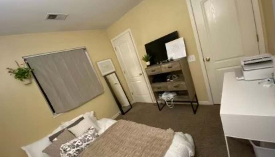 Jas's room