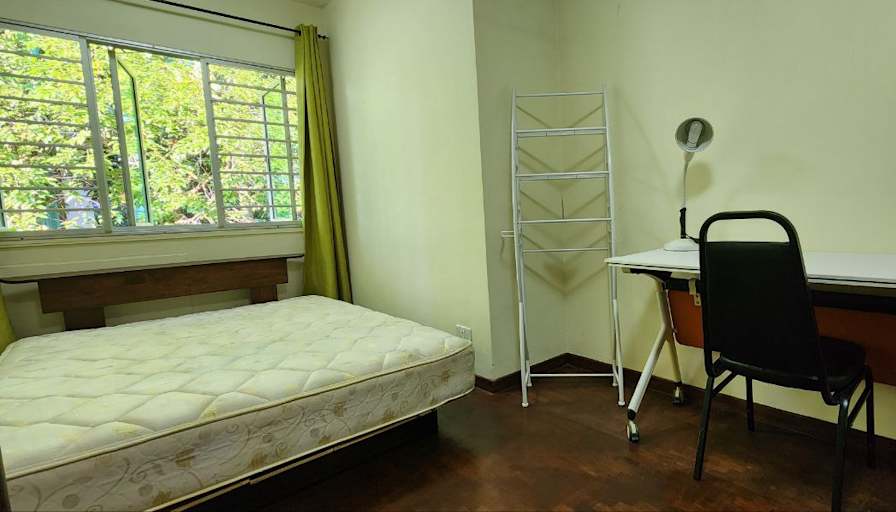 Zaris's room