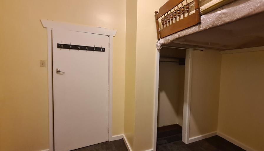 Jo's room