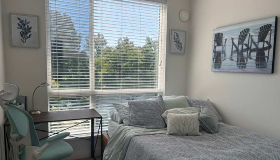 Caroline's room