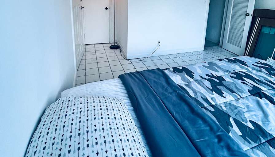 Yakory's room