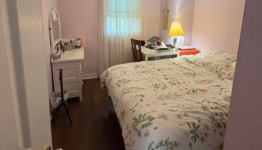 Suzy's room