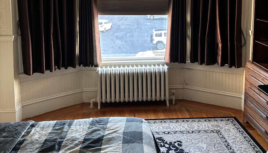 Tom's room