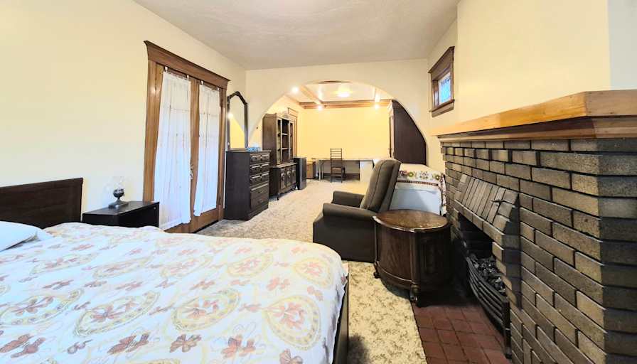 Antonio's room