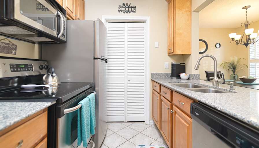Alcove Rooms's room