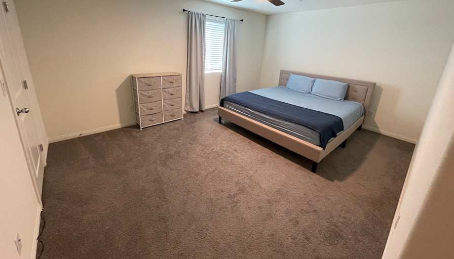 Suavek's room