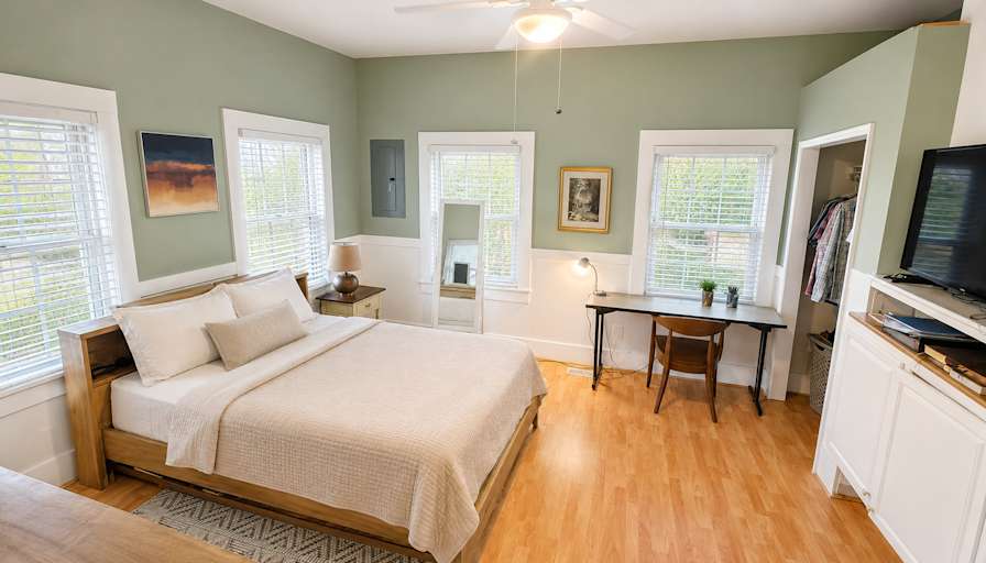 EZ Roomrentals's room