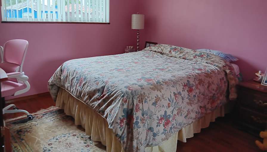 Kayna's room