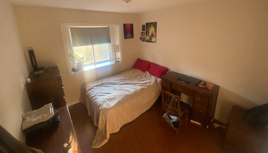Louis-Thomas's room