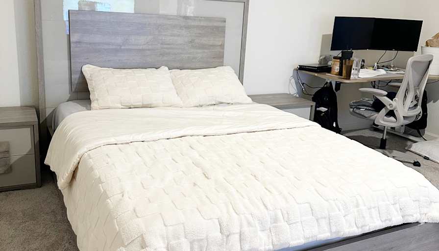 Annie's room