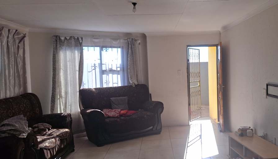 Rhulani's room
