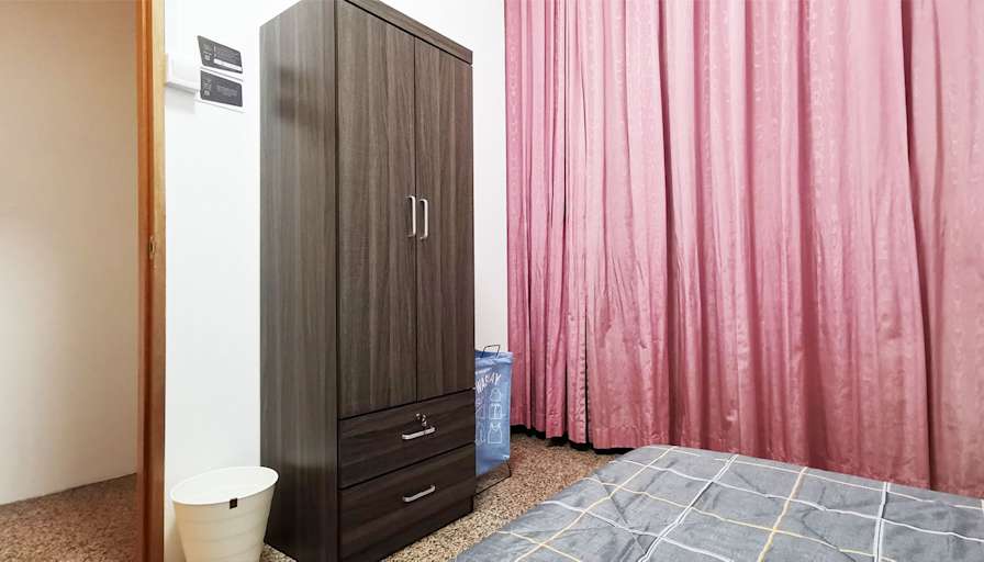 Johnny Tan's room