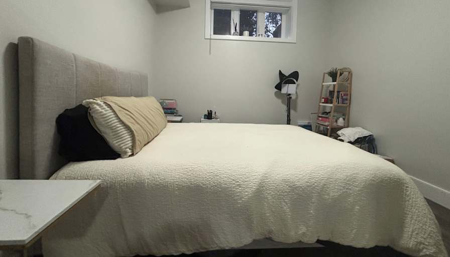 Veronika's room