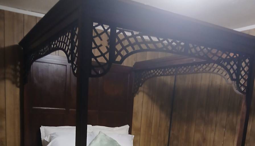 Miaamalia Martinez's room