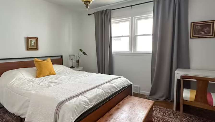 Isla's room