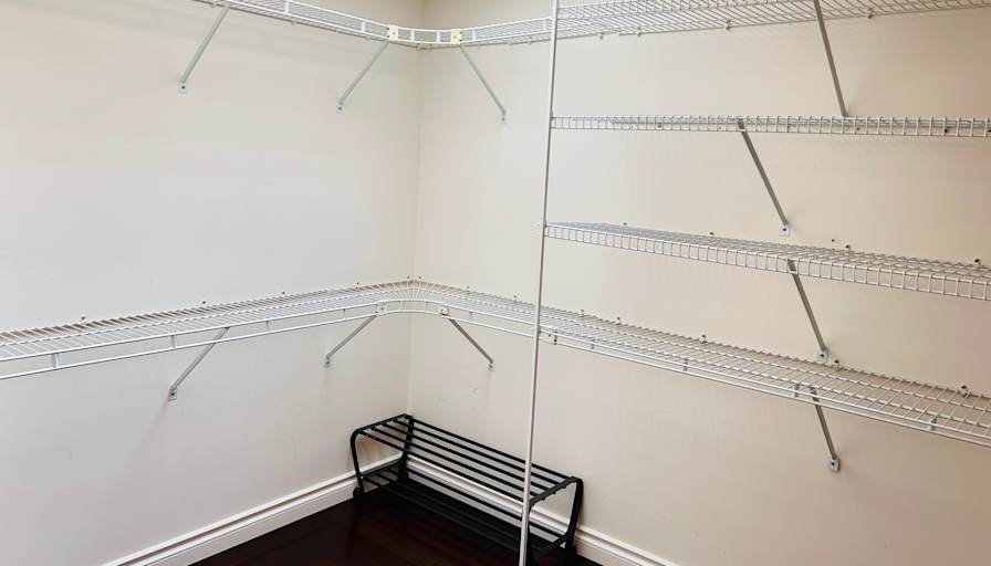 sandy's room