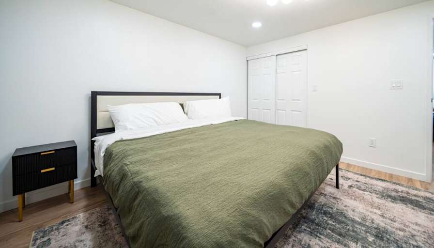 Felicity's room