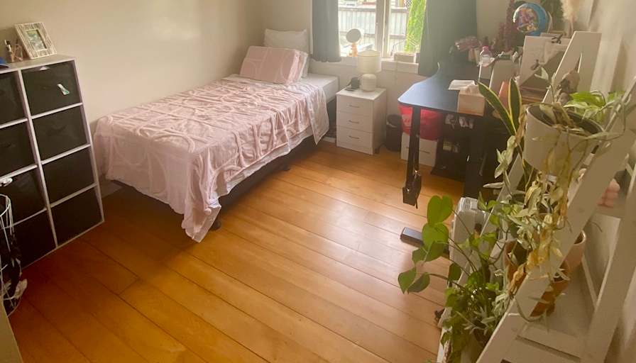 Hannah's room