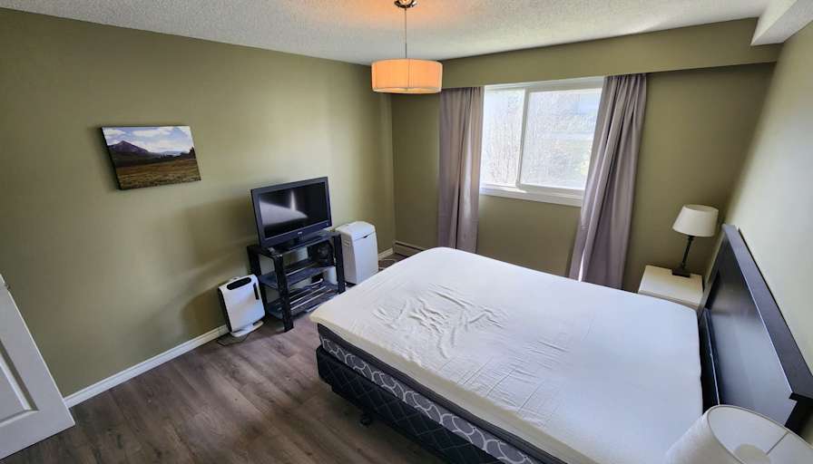 Nige's room