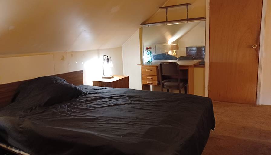 Ron's room