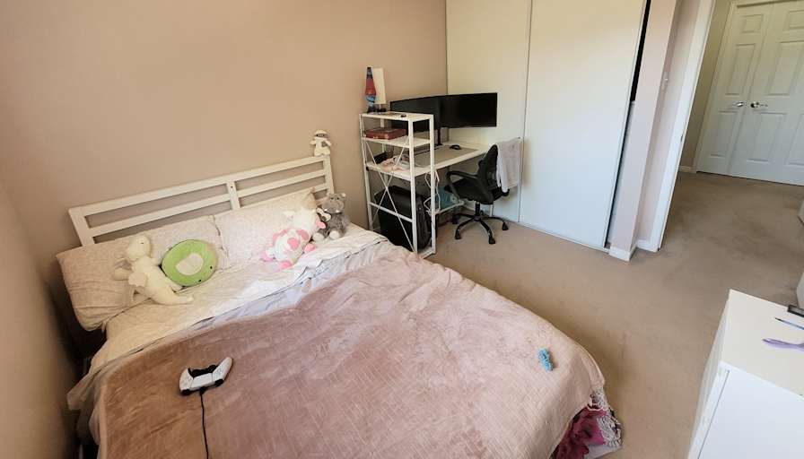 Maxim's room