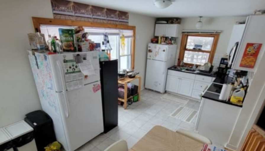 Thinpyant Nwe's room