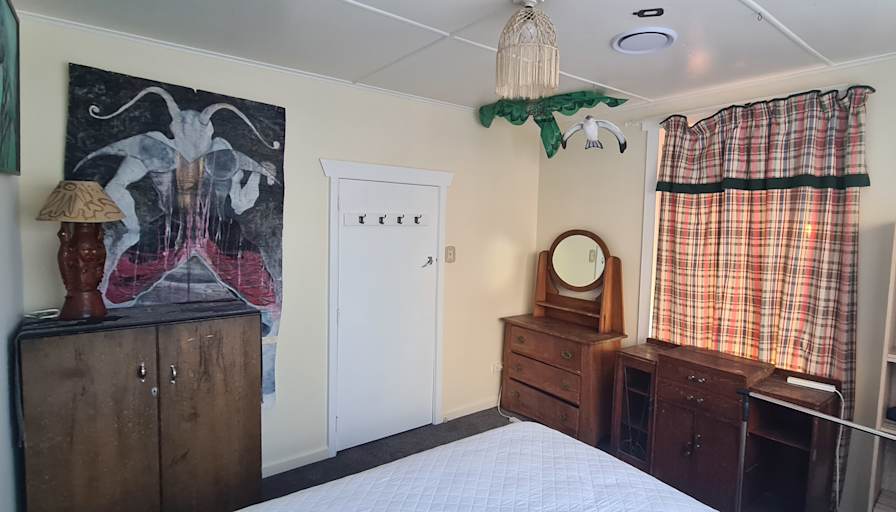 Jo's room