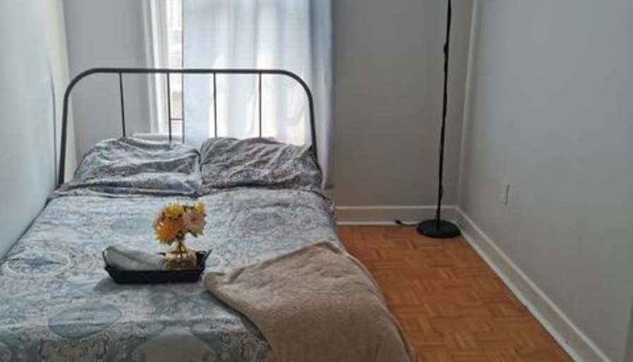 Lolo's room