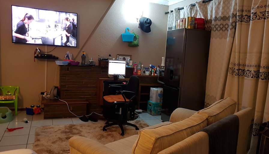 Tee's room