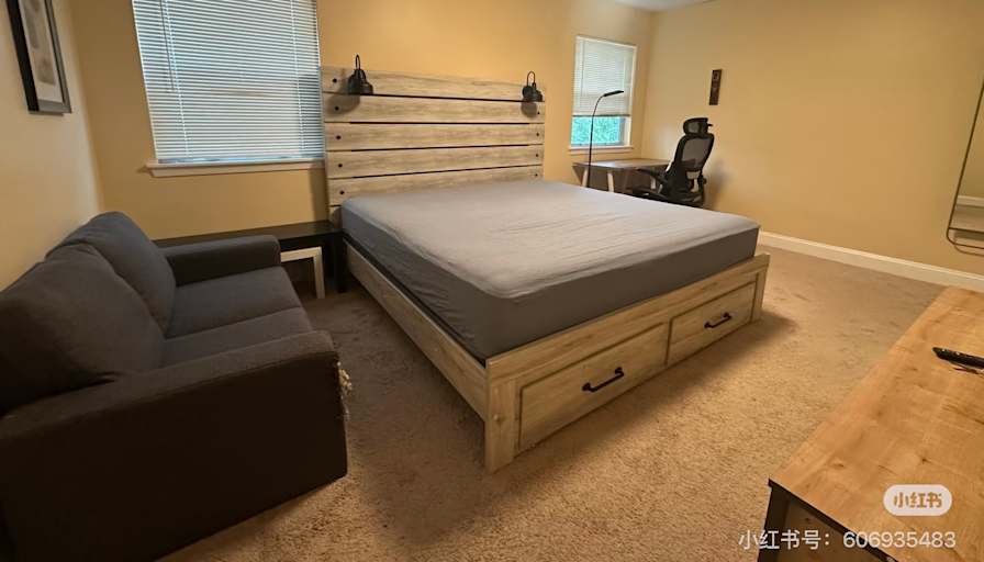 Yang's room