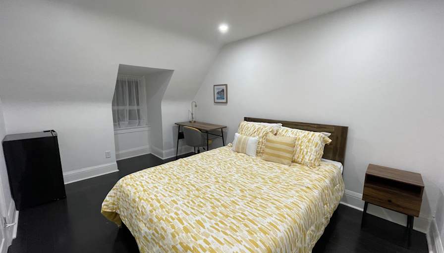 farnaz hosseini's room