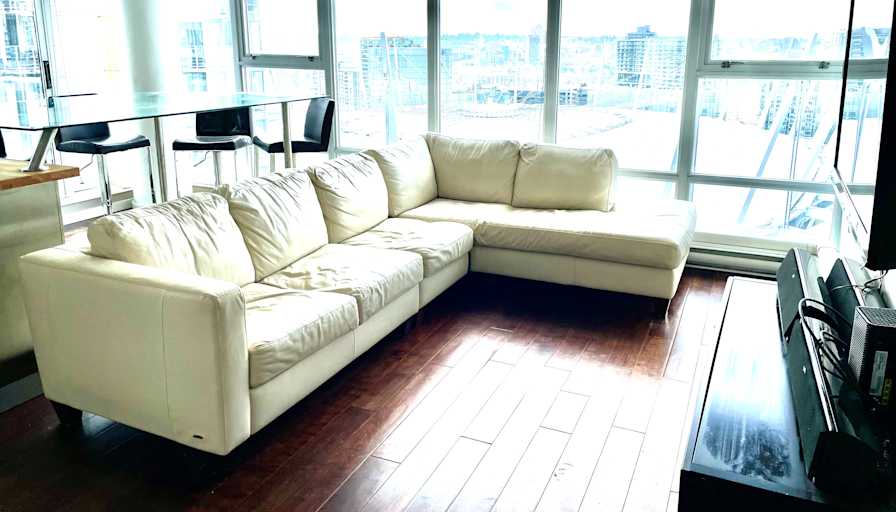 Lee's room