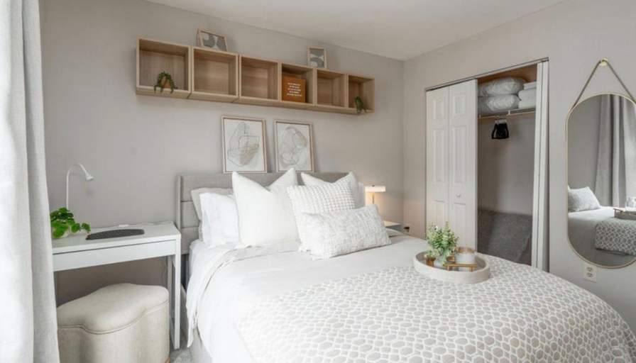Barbra's room