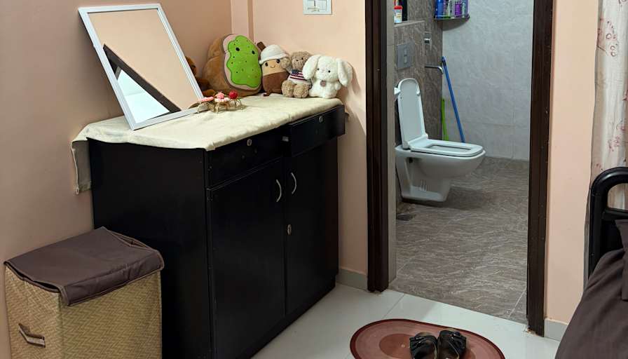 Sakshi's room