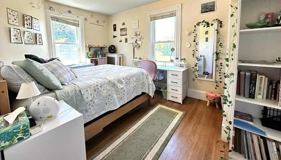 Olevia's room