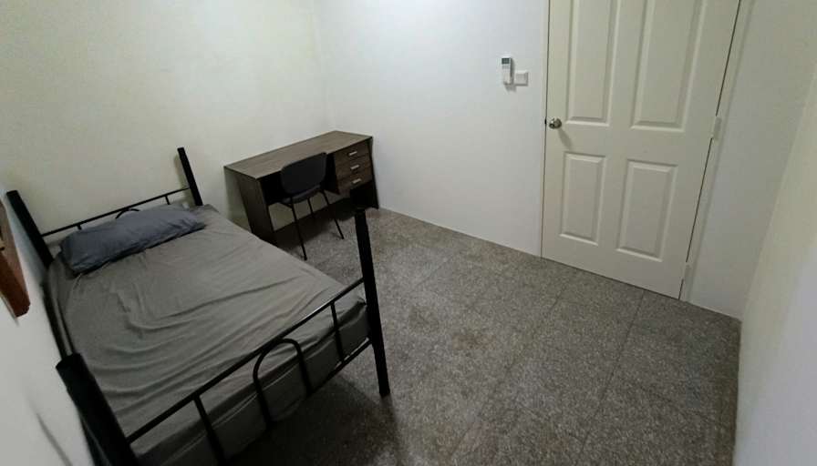 d's room